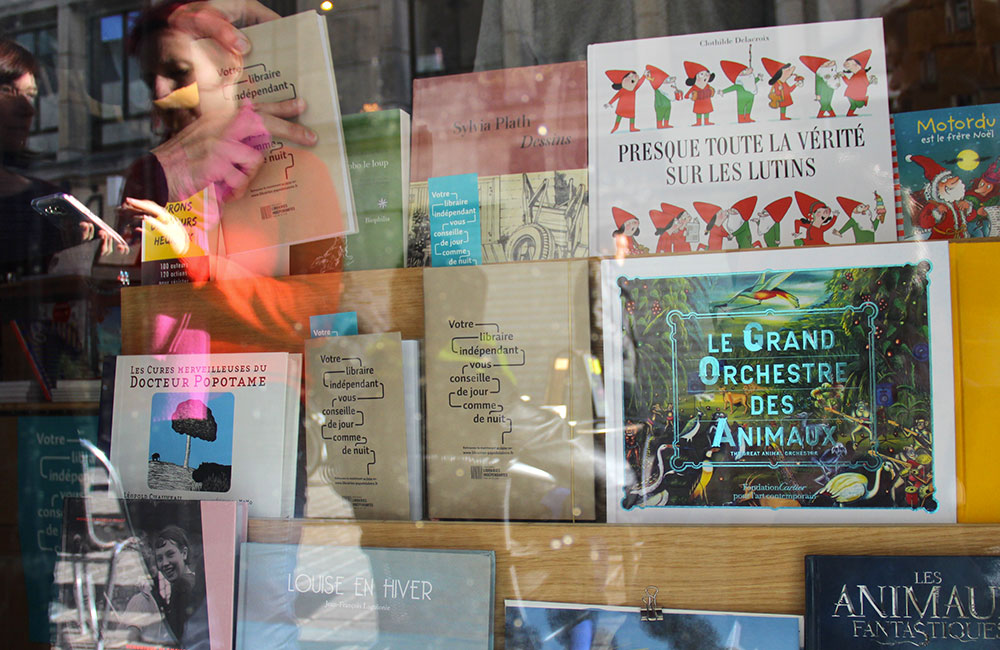 book bookstore storefront books livre indépendant libraire nantes les bien aimés